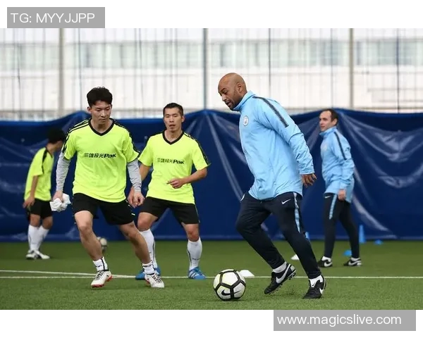 德国足球明星Kern的辉煌历程与对足球的热爱之路