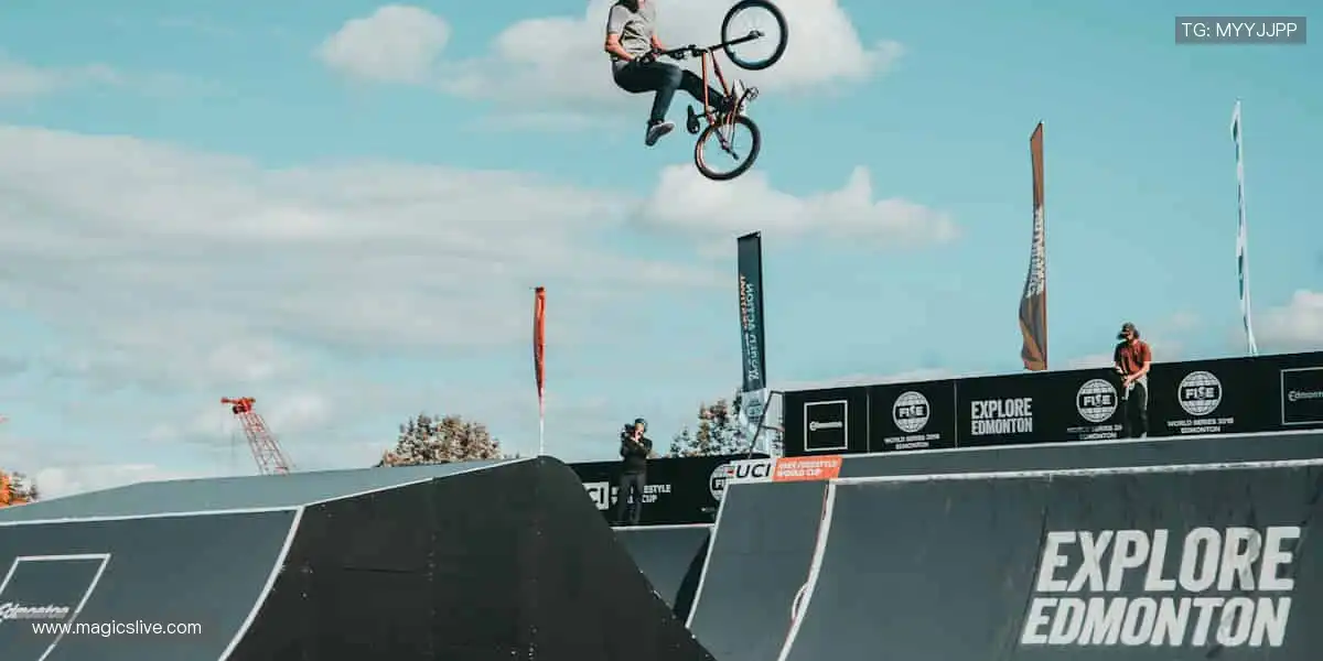 📱 一键开播，全球同频！弹幕互动不停，做最活跃的云观众💬